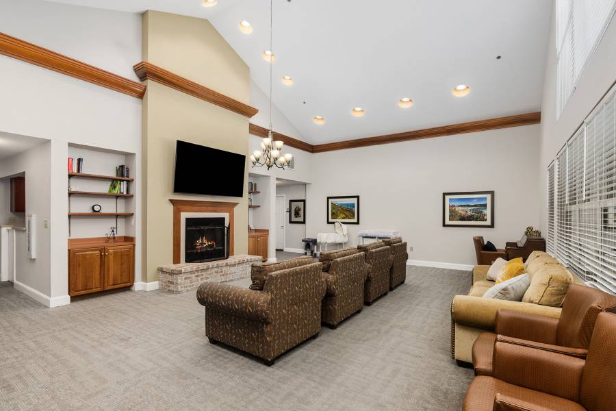 Ivy Park at Laguna Creek