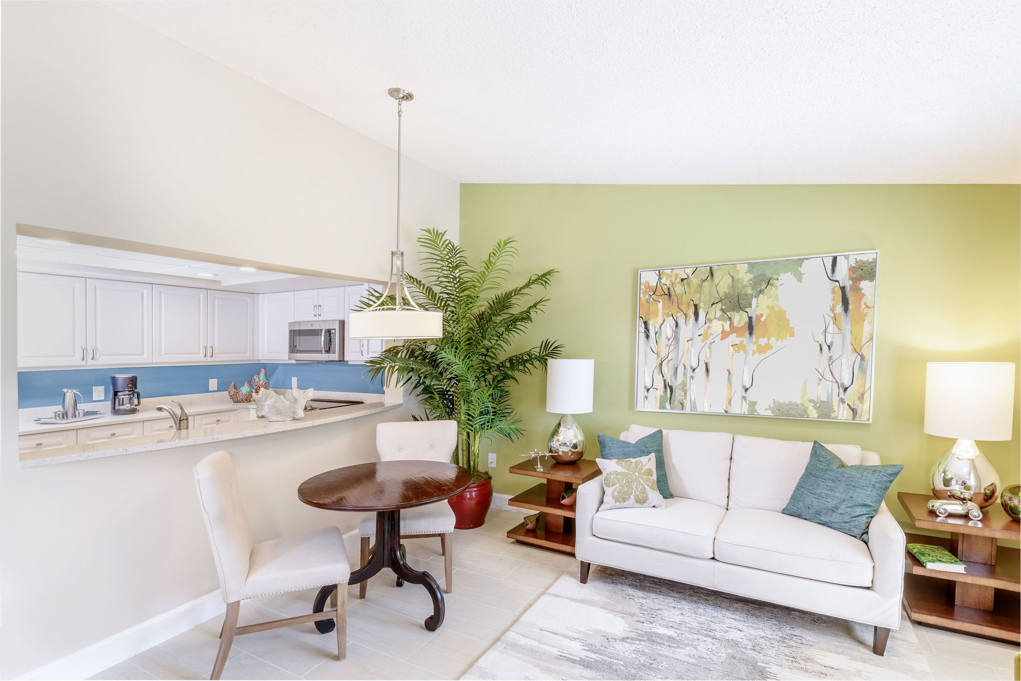 Vi at Lakeside Village 