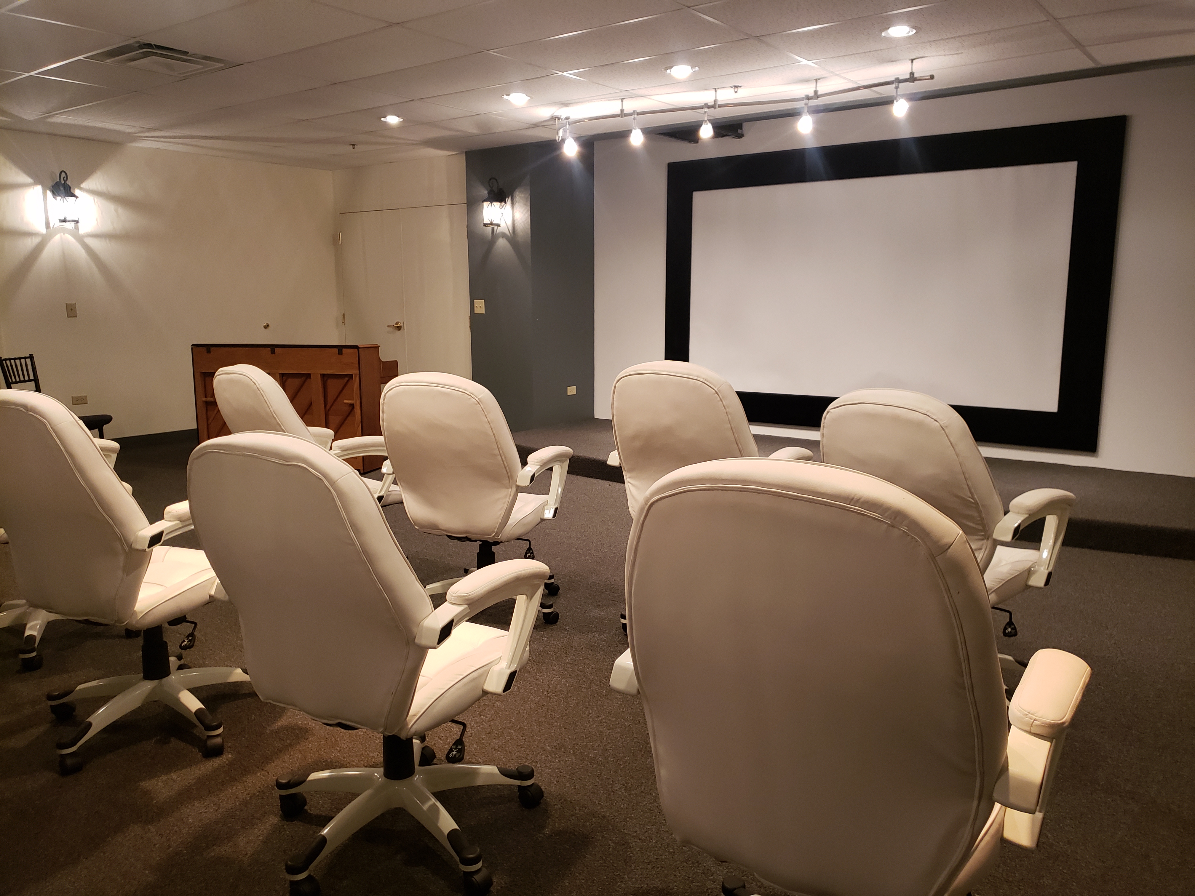 THE ATRIUM AT OAK CREST RESIDENCE