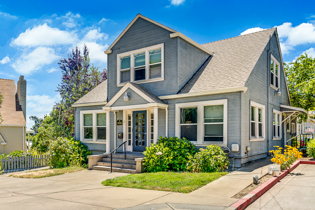 Oakland Heights Senior Living