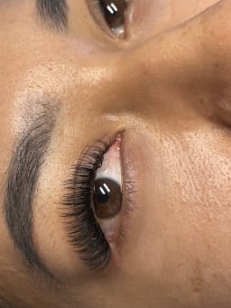 Extensiones de pestañas híbridas✨