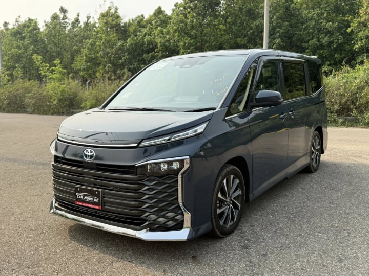 TOYOTA VOXY 2023 SZ HYBRID MASSIVE GRAY
