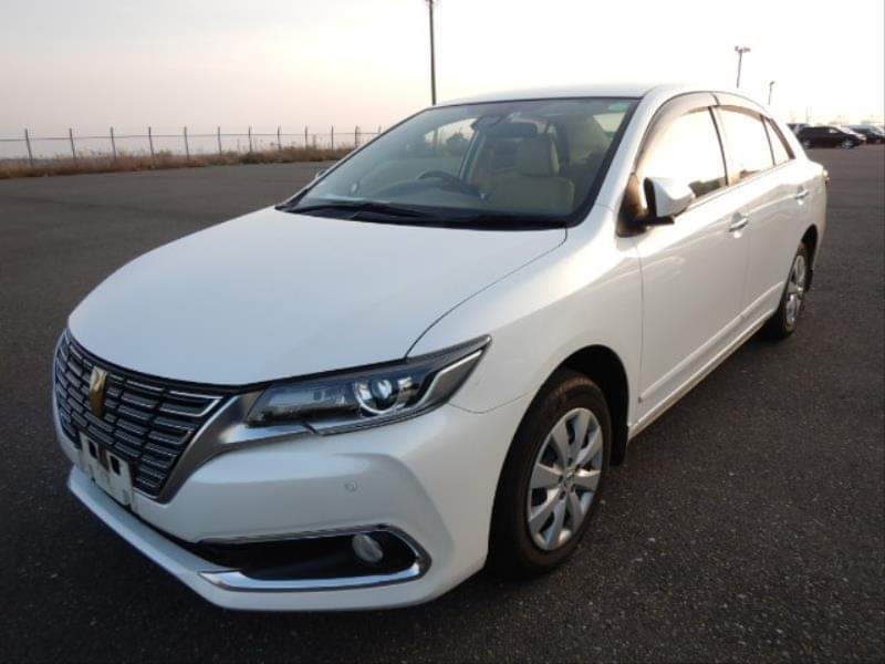 Toyota premio 2018