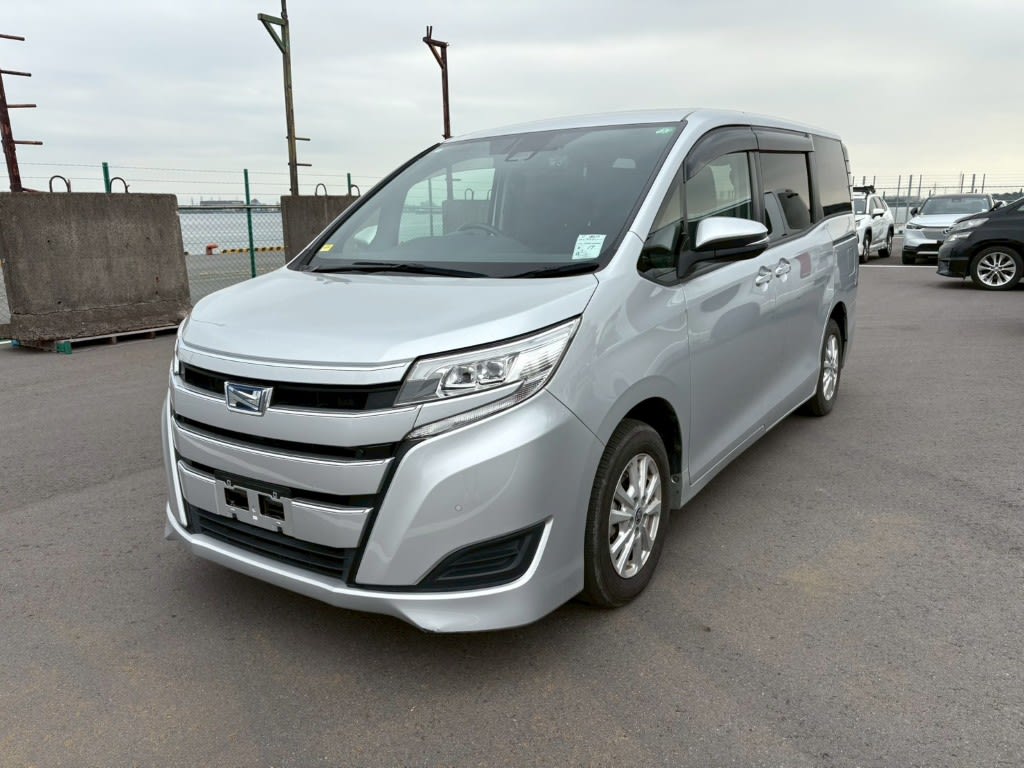 TOYOTA NOAH Image