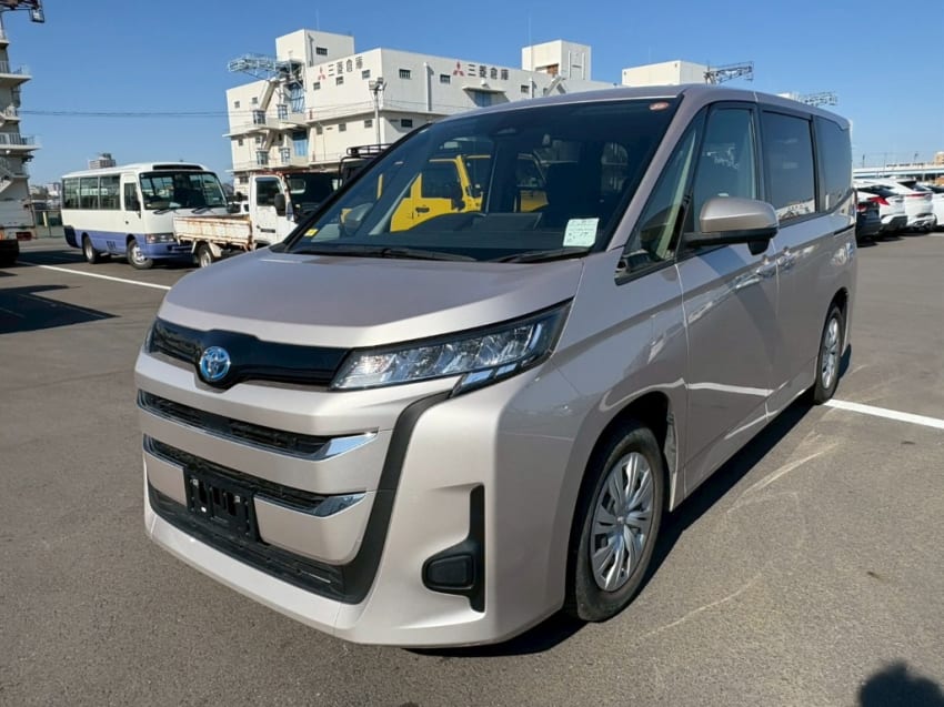 TOYOTA NOAH Image