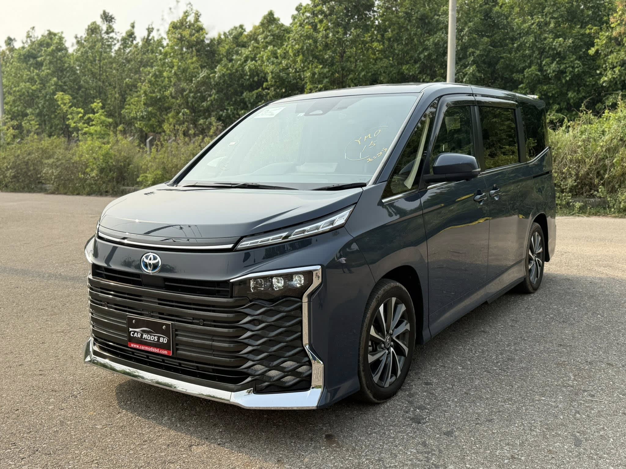 TOYOTA VOXY 2023 SZ HYBRID MASSIVE GRAY
