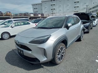YARIS CROSS