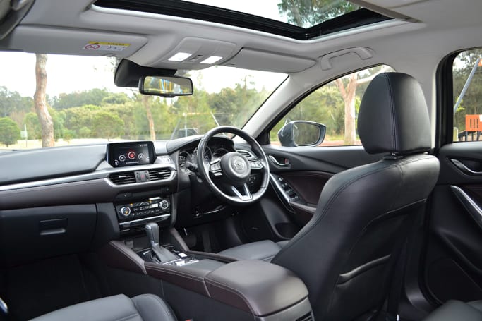 https://res.cloudinary.com/carsguide/image/upload/f_auto,fl_lossy,q_auto,t_cg__marking_background__sm_/v1/editorial/2017-Mazda-6-GT-blue-wagon-richard-berry-1200x800-%287%29.jpg