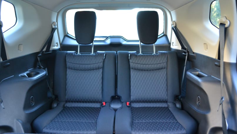 Nissan X-Trail ST 2WD 7 seat 2017 review | CarsGuide Nissan X-Trail ST 2WD 7 seat 2017 review | CarsGuide