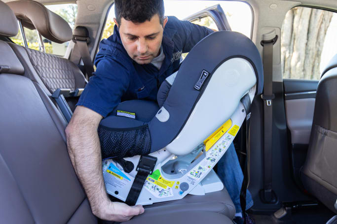 installing baby car seat