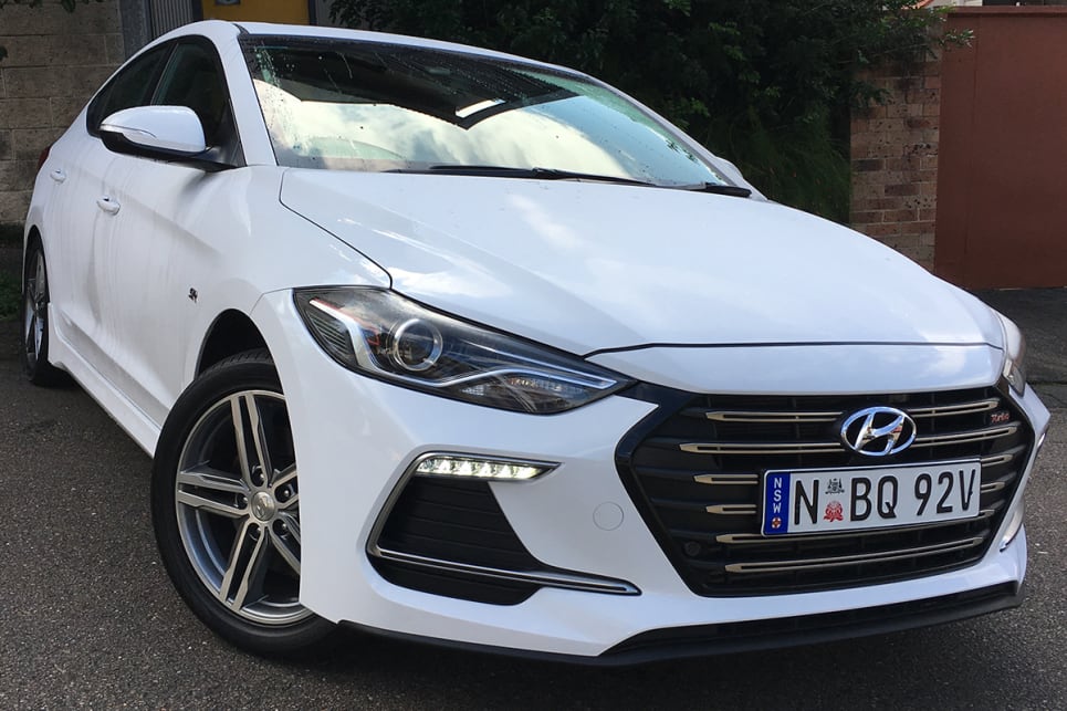 Hyundai Elantra Sr Turbo Manual 2017 Review Carsguide Hyundai Elantra Sr Turbo Manual 2017 Review