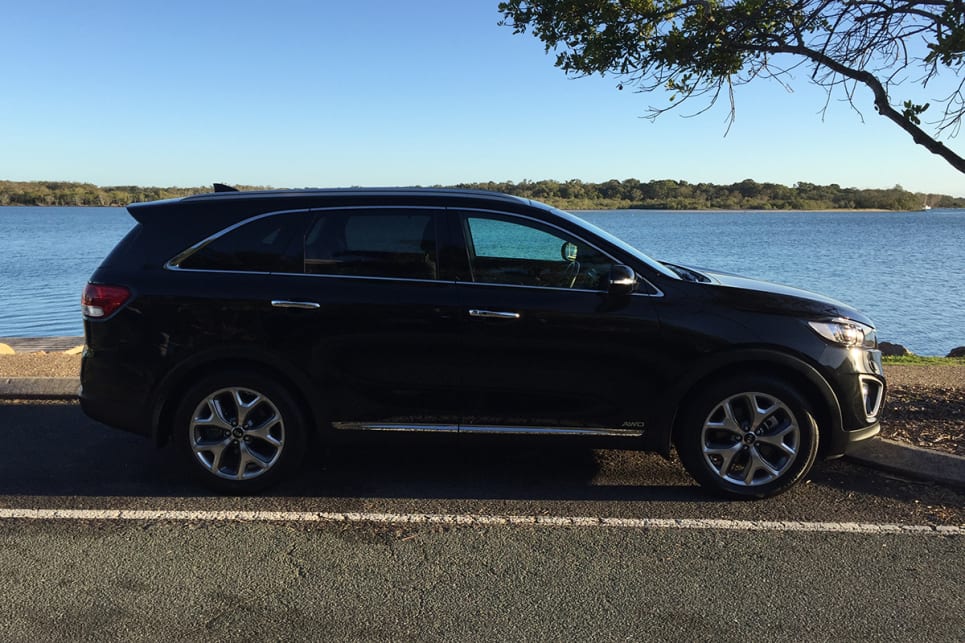 Kia Soo Platinum 2017 Review Carsguide The Soo Is A Handsome Looking Chap Sleek And Sophisticated Sitting Low On Its