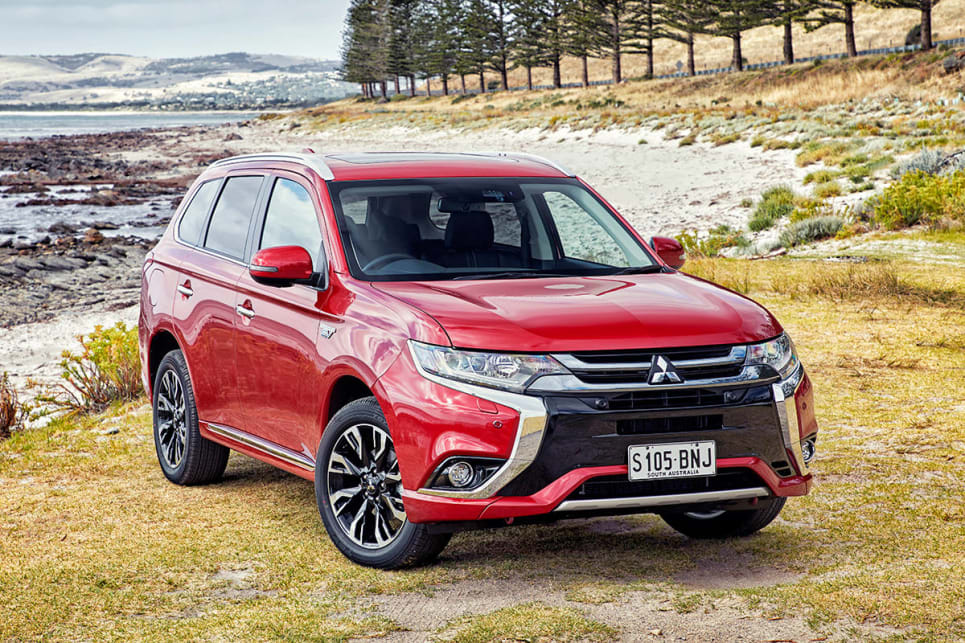 Mitsubishi Outlander PHEV Exceed 2017 review: snapshot ...