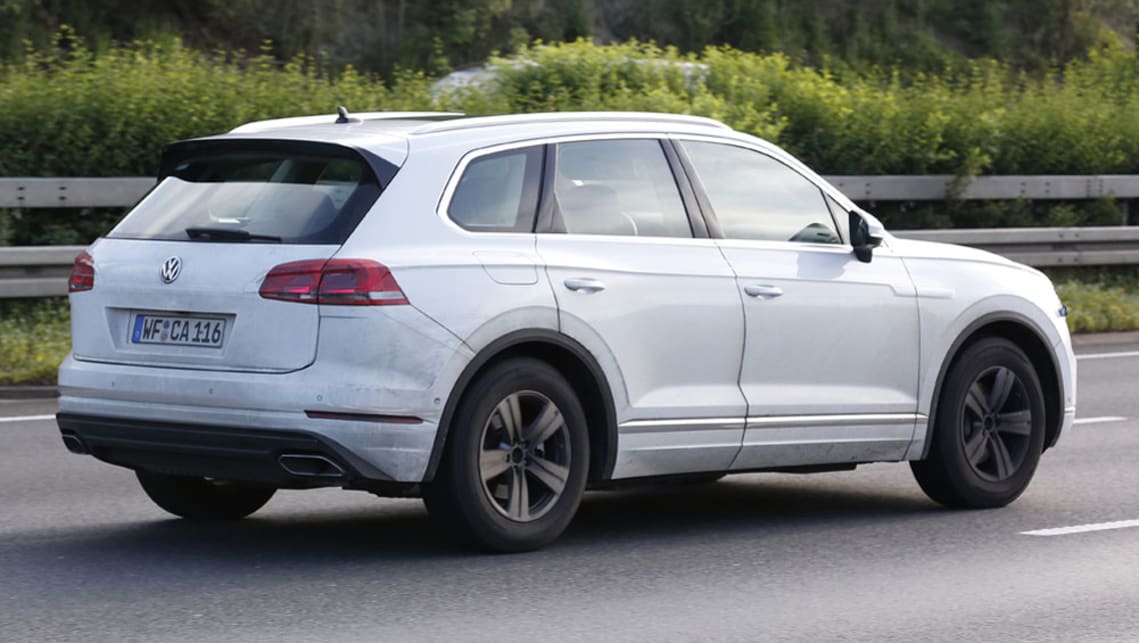 2017 volkswagen touareg suv white spy pic 1001x565 2