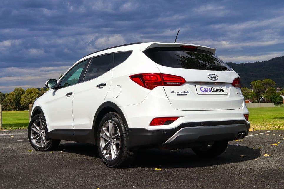 Highlander Review Car And Driver Highlander Review Car And Driver