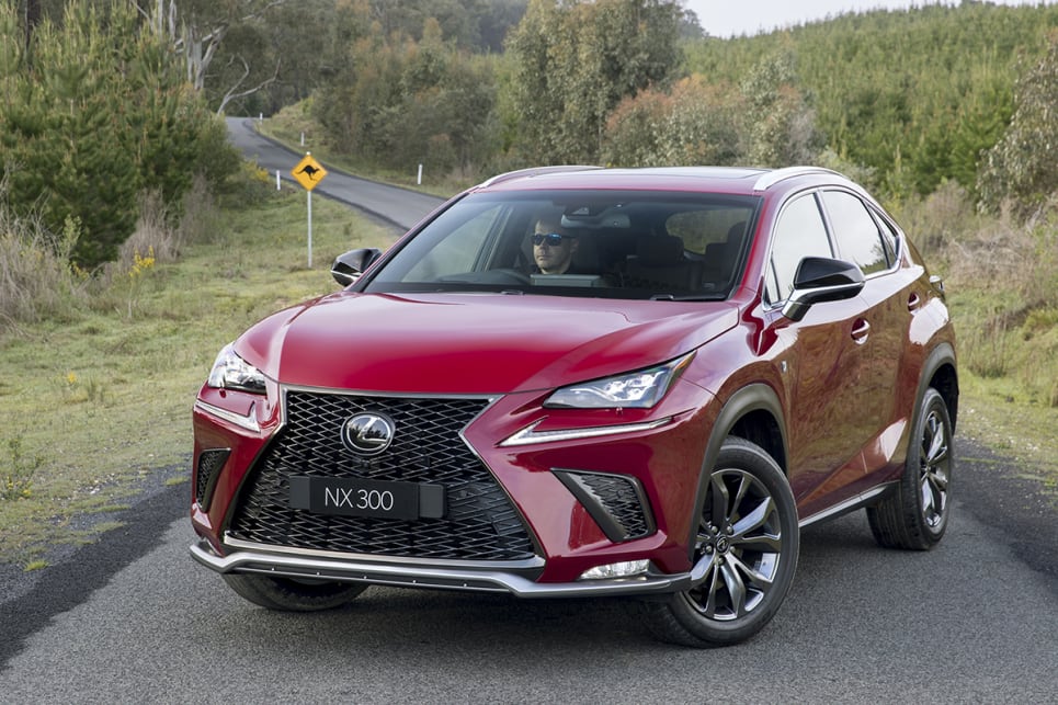 lexus nx300h 2017 vs 2018