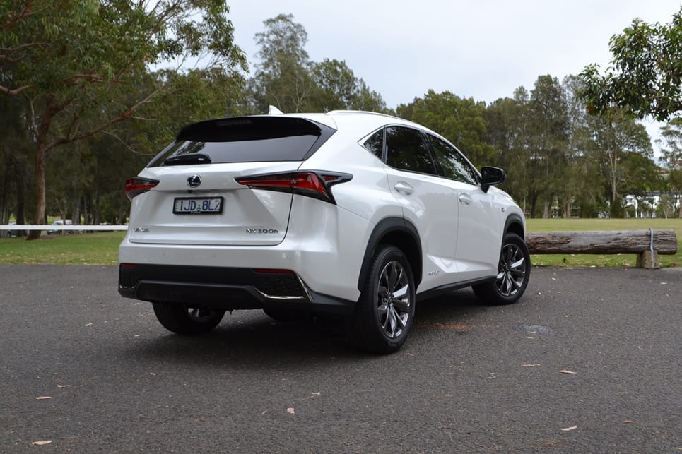 lexus nx300h 2017 vs 2018