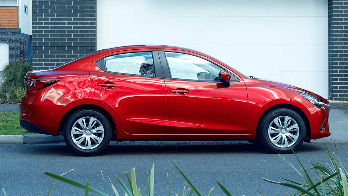 Mazda2-sedan-neo-2015-(5).jpg