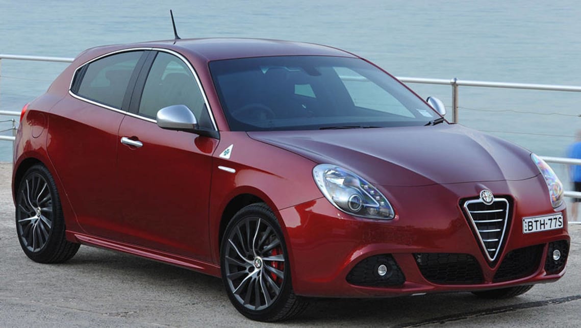 alfa-romeo-giulietta-2011-%283%29.jpg