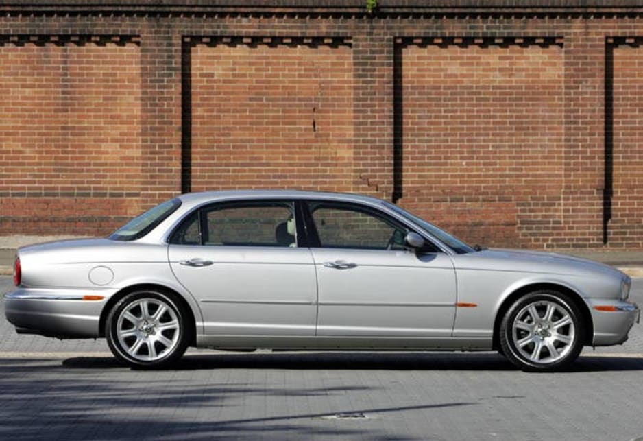 Used Jaguar Xj8 Review 2003 2005 Carsguide 2005 Jaguar Xj8