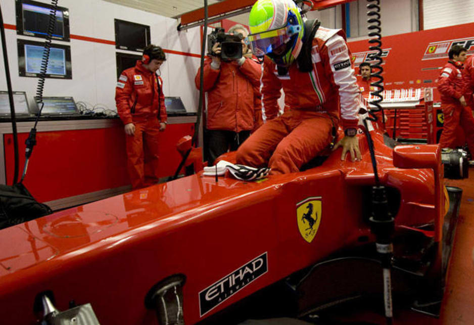 Ferrari 2009 F1 car revealed - Car News | CarsGuide