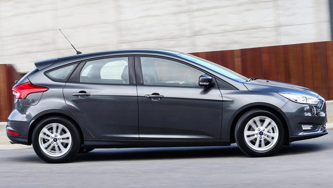 ford focus hatchback trend auto