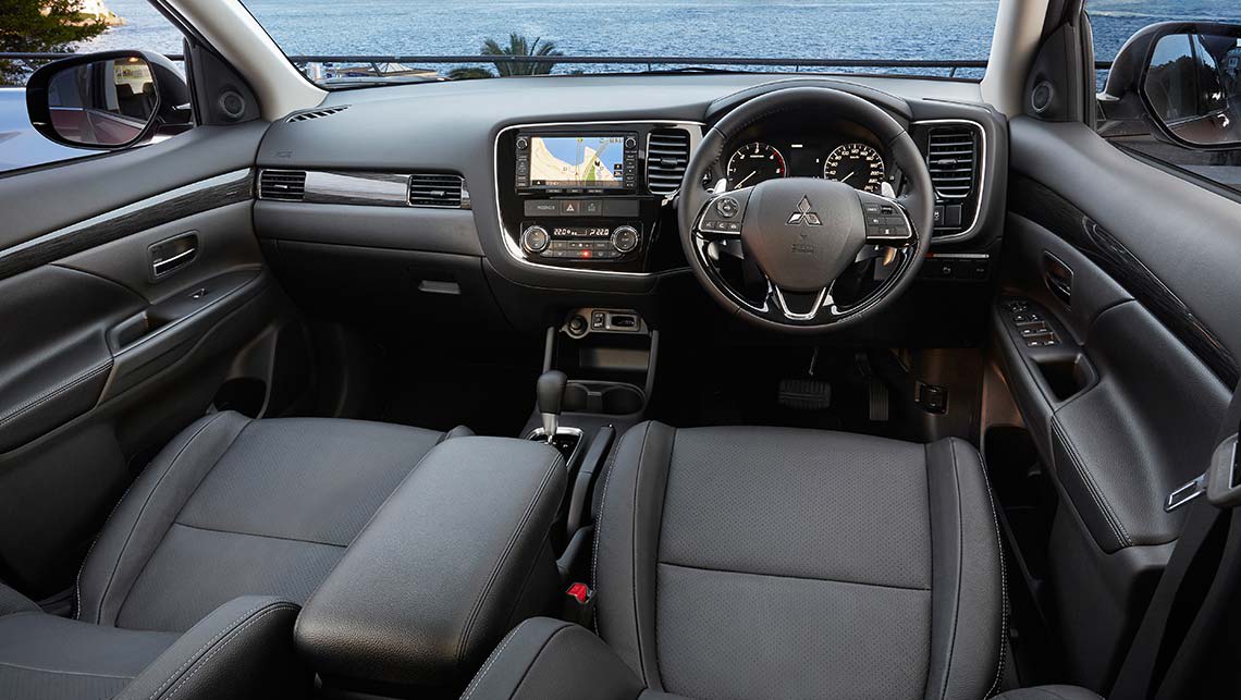 Mitsubishi Outlander 2015 review | CarsGuide Mitsubishi Outlander 2015 review | CarsGuide
