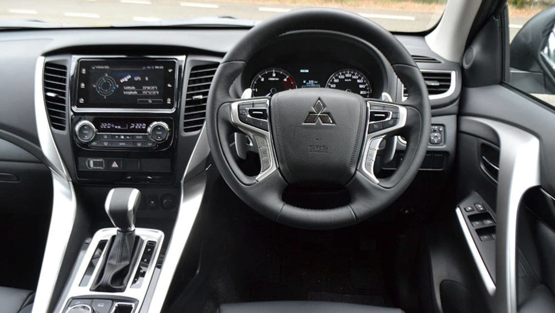  Interior Mobil Pajero 2019 