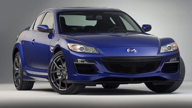 What are some standard features on the Mazda RX-8?