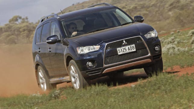 What are some known problems with the Mitsubishi Outlander?