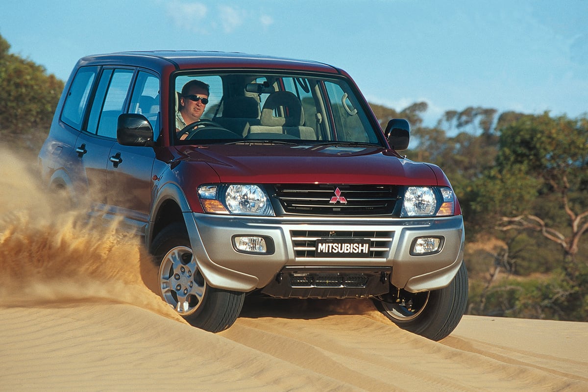 2001 Mitsubishi Pajero SUV maroon Marque 1200x800