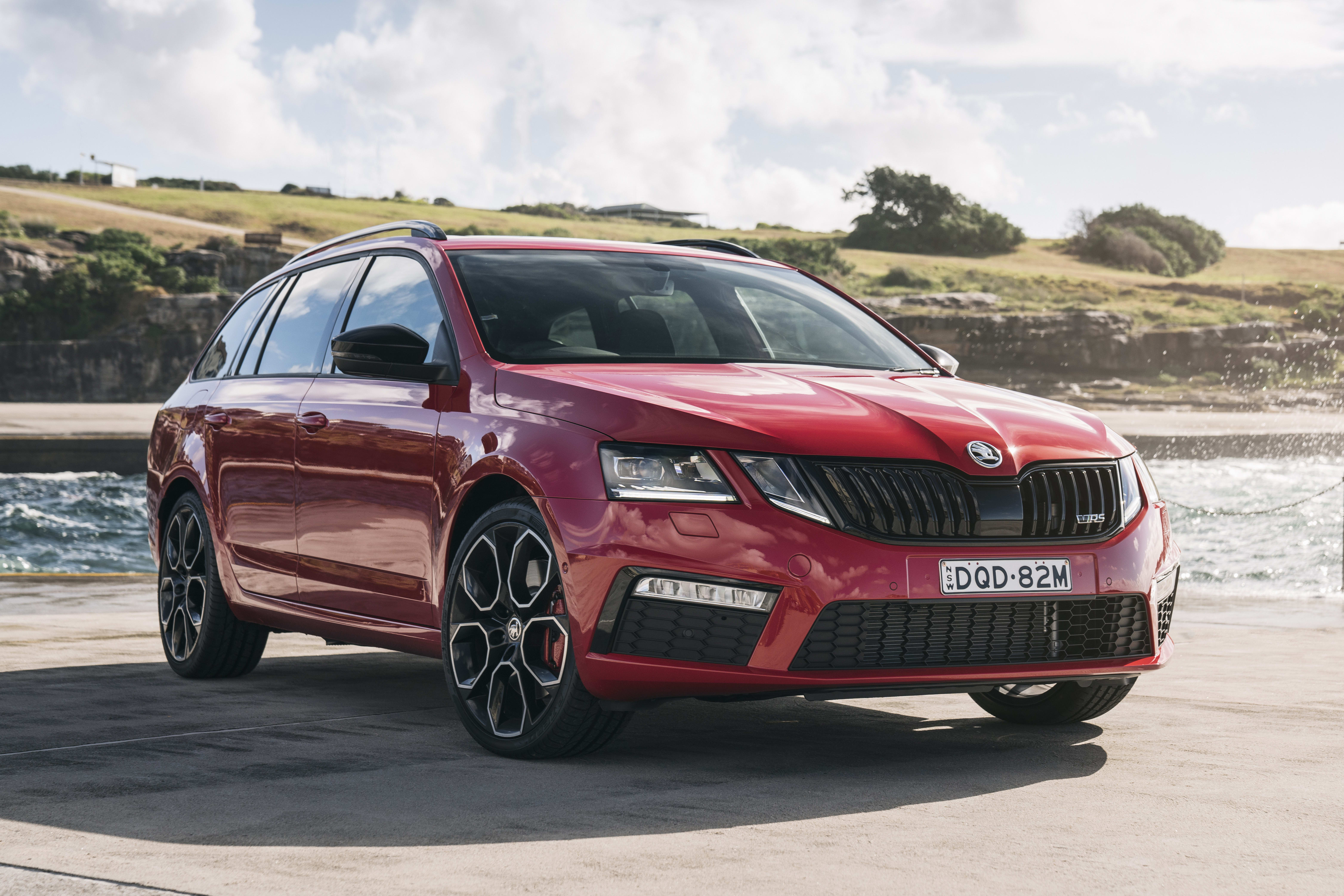 красный автомобиль skoda octavia rs red car бесплатно