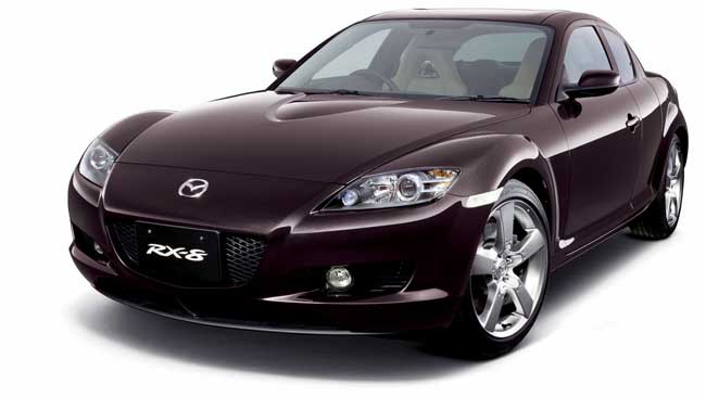 What are some standard features on the Mazda RX-8?