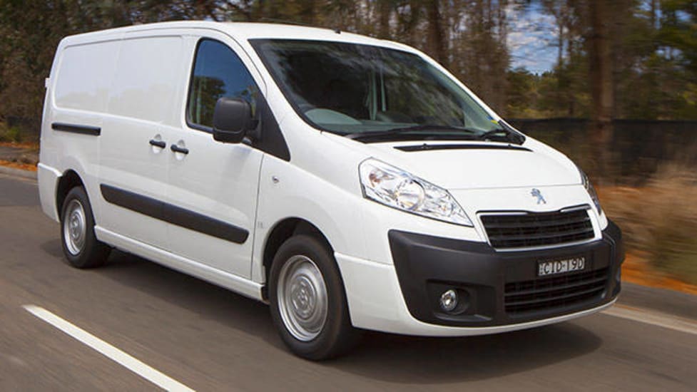 Renault Trafic short wheelbase twin turbo 2016 review