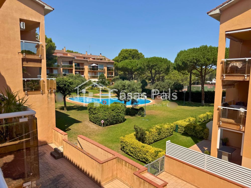Apartament amb grans terrasses a la platja de Pals