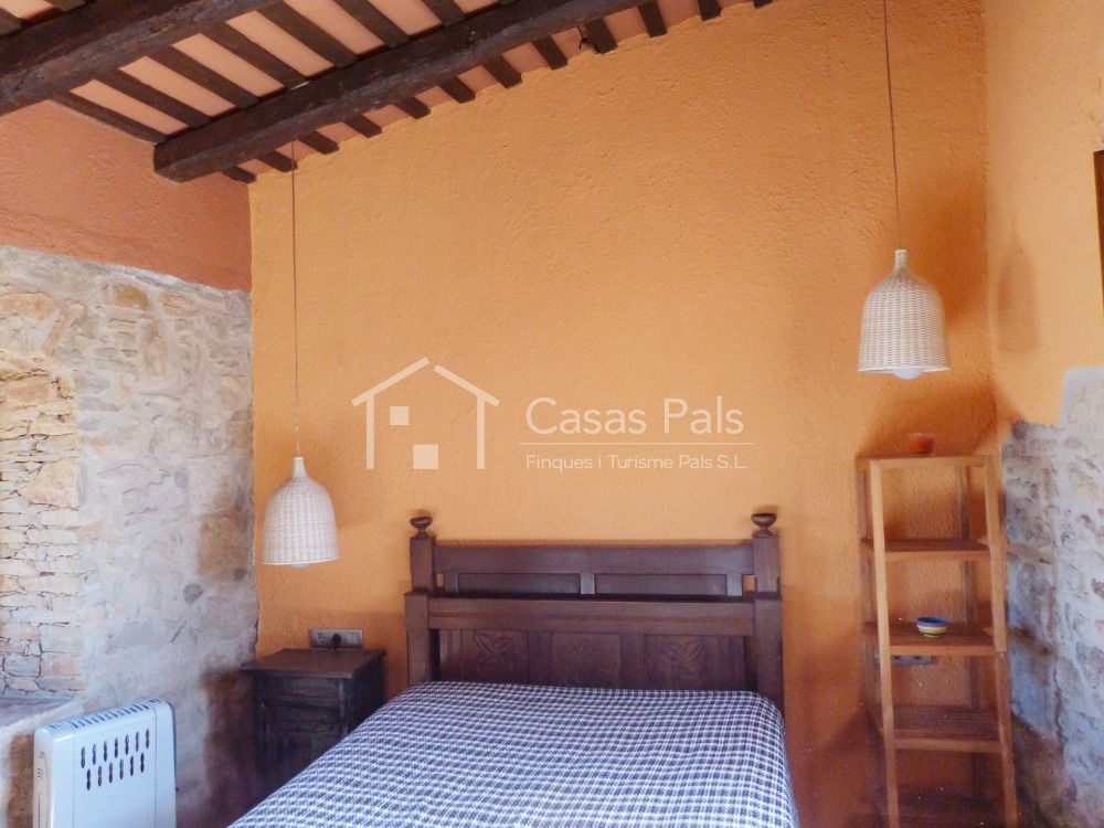 Casa de poble al centre de Torrent (Costa Brava)