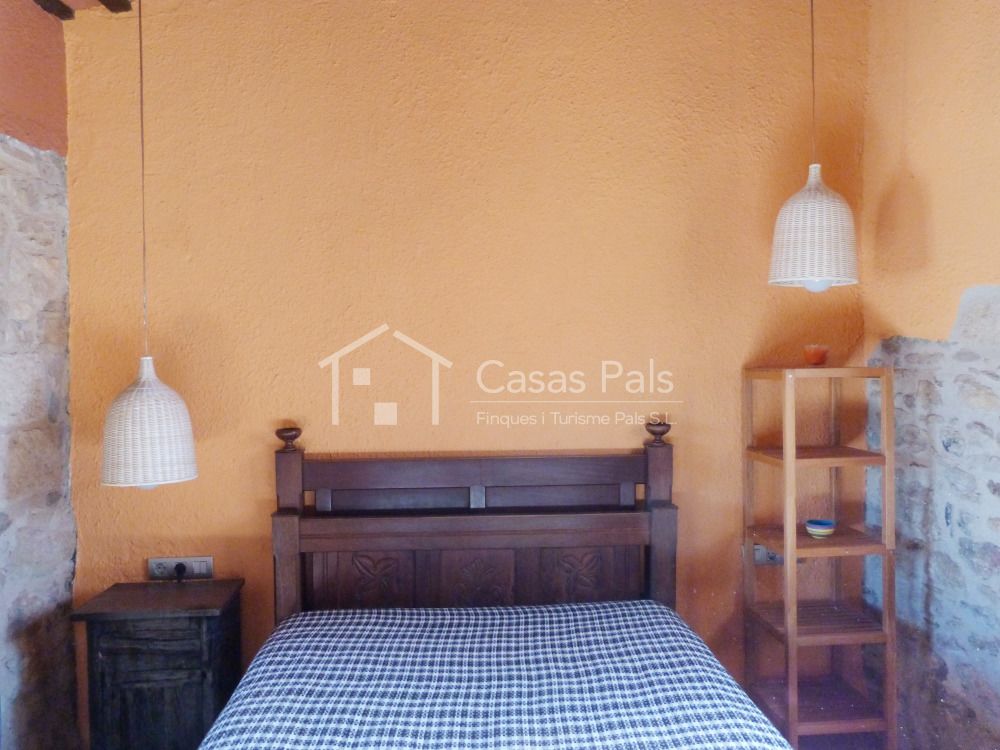 Casa de poble al centre de Torrent (Costa Brava)