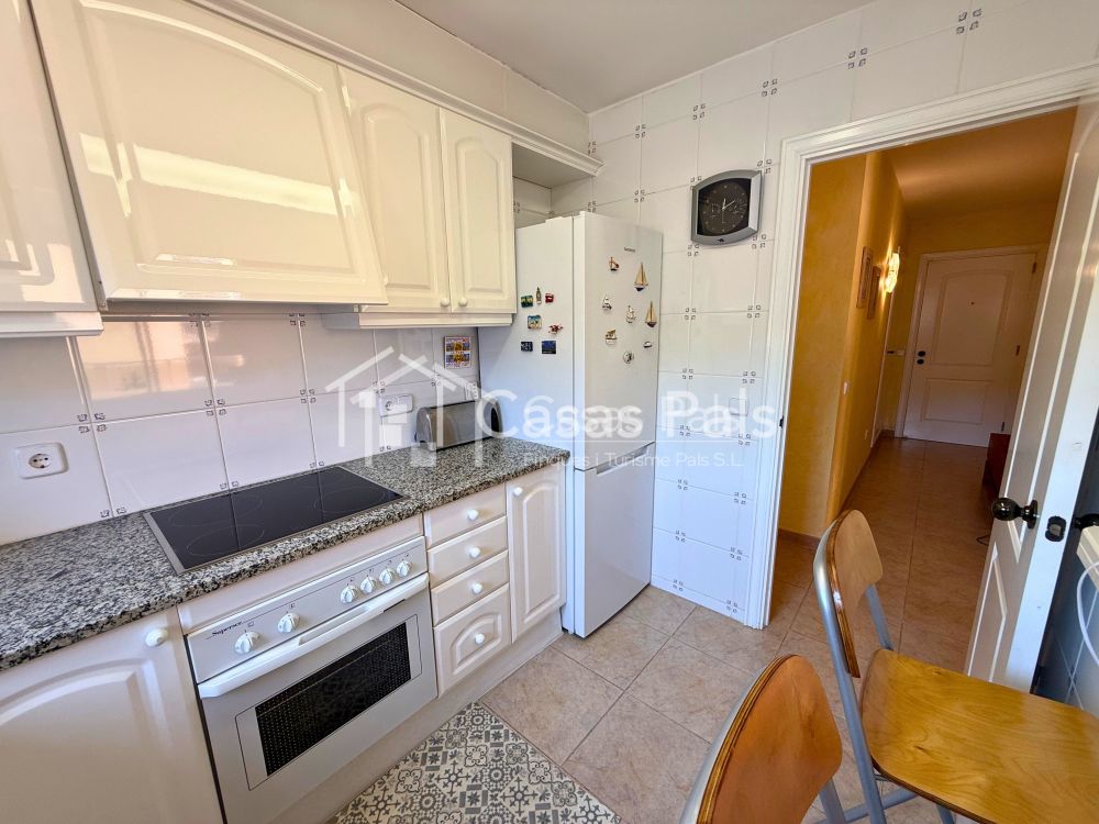 Apartament amb grans terrasses a la platja de Pals
