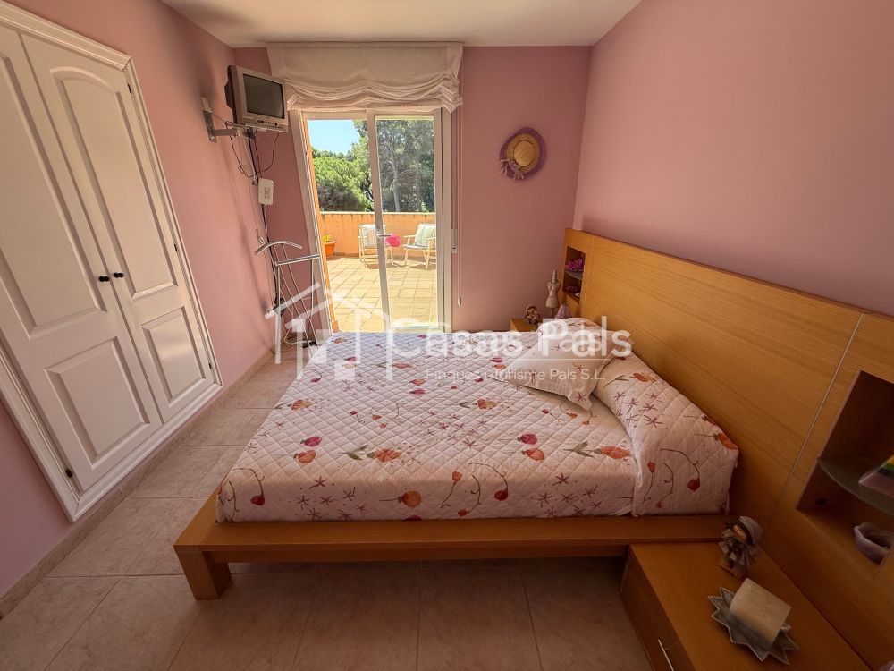 Apartament amb grans terrasses a la platja de Pals