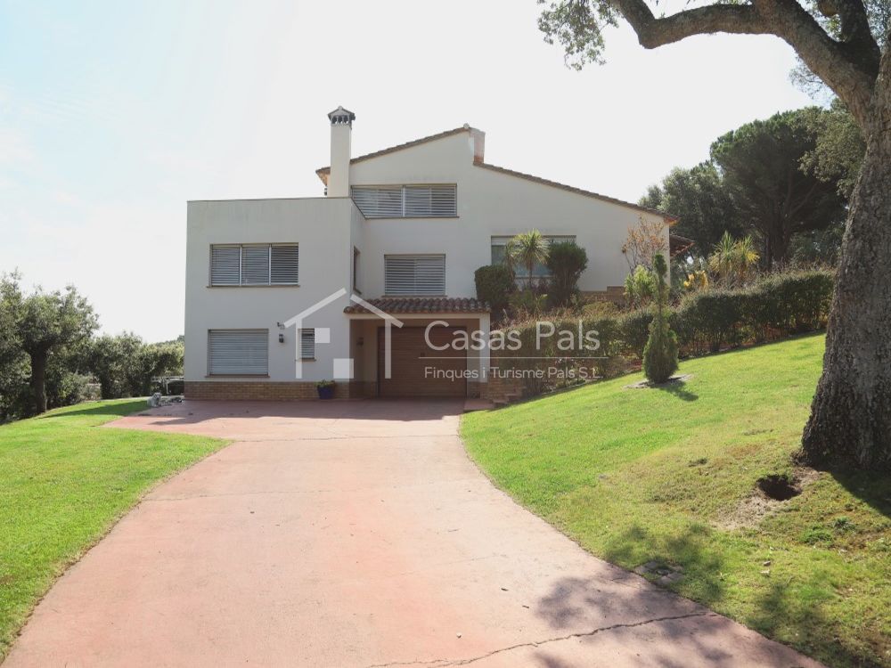 Villa with private swimming pool and beautiful views to Pals