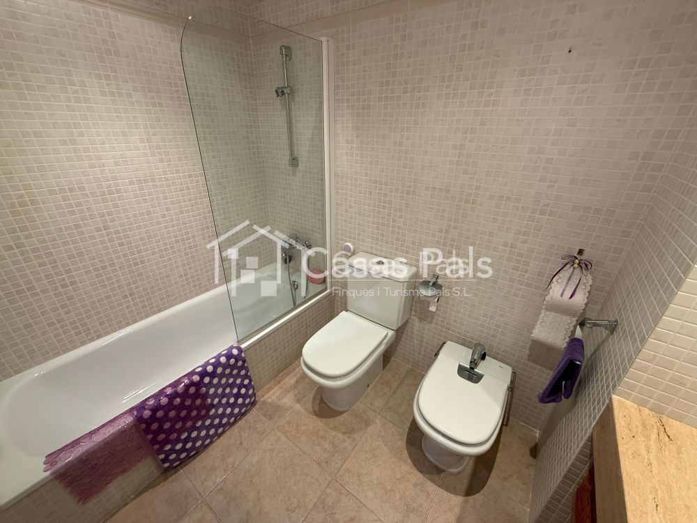 Apartament amb grans terrasses a la platja de Pals