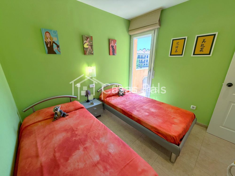 Apartament amb grans terrasses a la platja de Pals