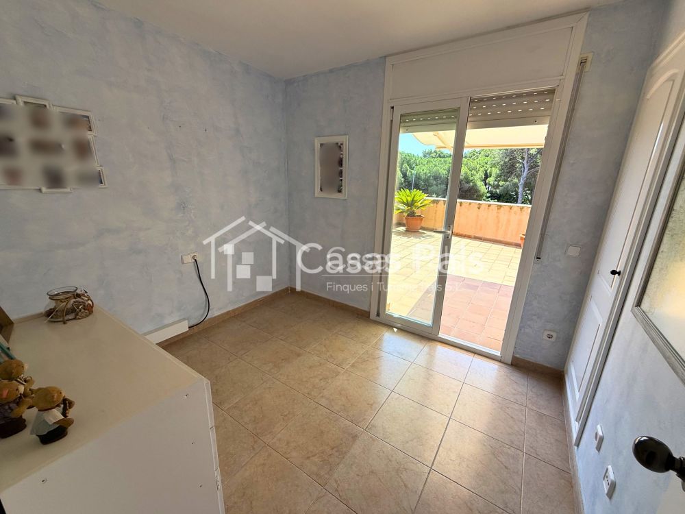 Apartament amb grans terrasses a la platja de Pals