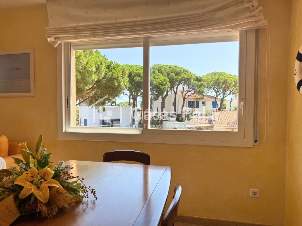 Apartament amb grans terrasses a la platja de Pals