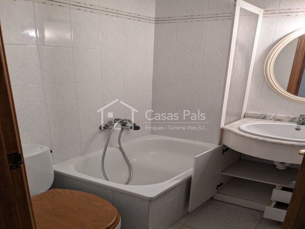 Casa independent situada en una tranquil·la zona residencial de Palafrugell.