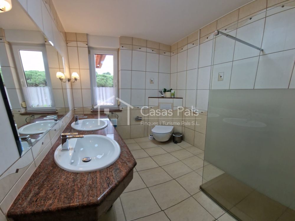 Gran villa con vistas al mar en la playa de Pals