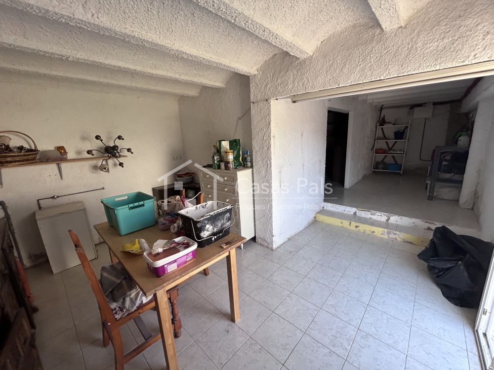 Xalet reformat amb piscina i jardí a Pals