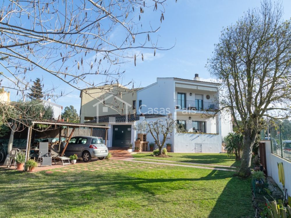 Haus mit Garten in Esclanyà