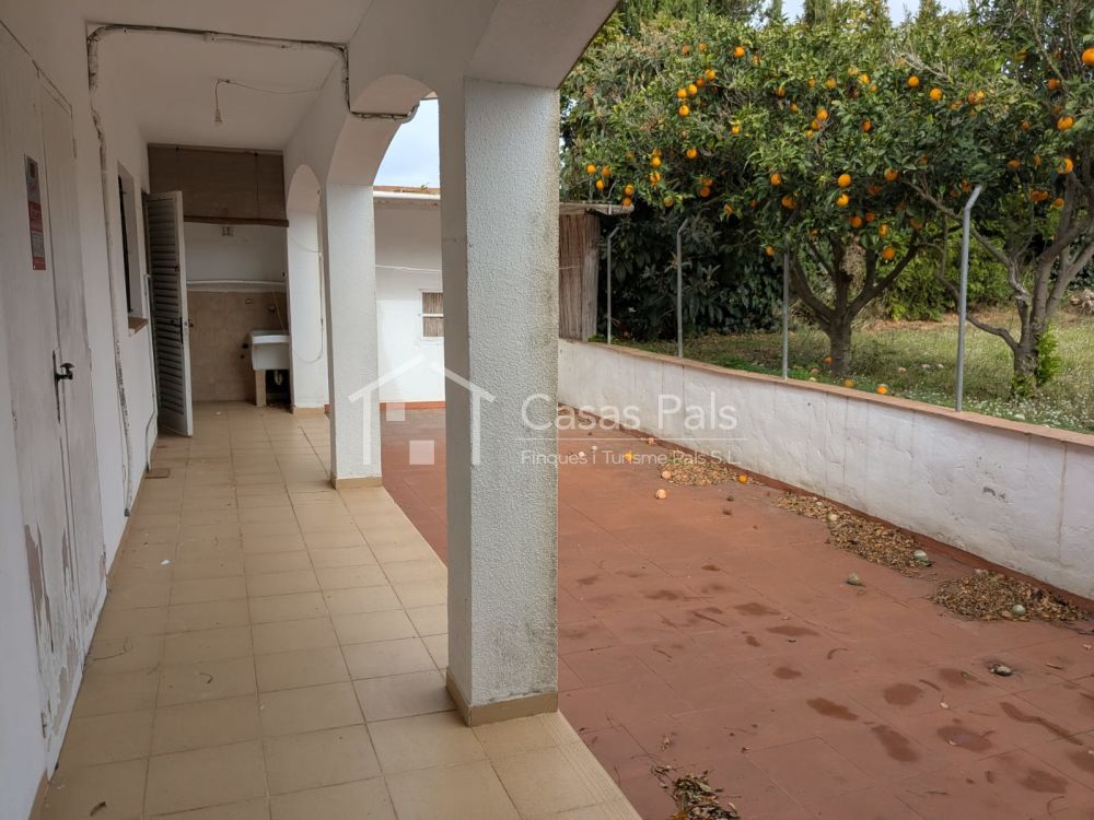 Casa independent situada en una tranquil·la zona residencial de Palafrugell.