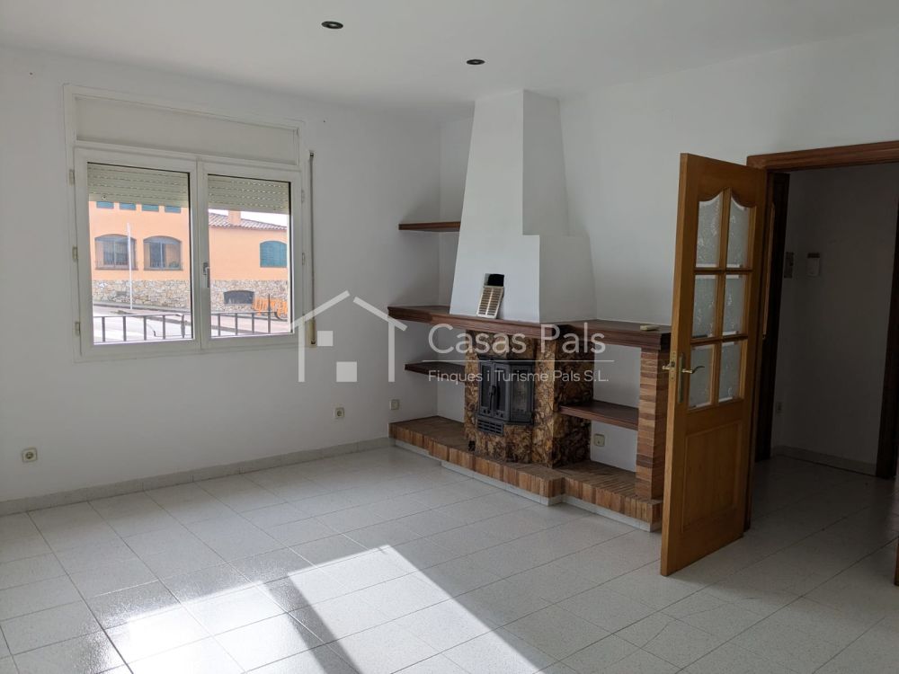 Casa independent situada en una tranquil·la zona residencial de Palafrugell.